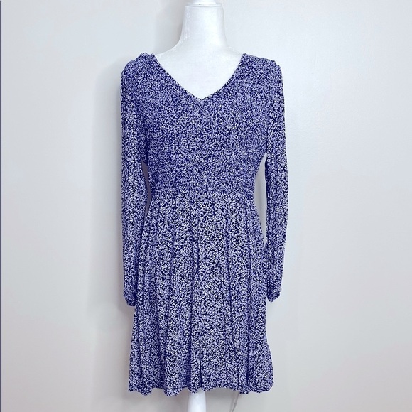 Old Navy Dresses & Skirts - Old Navy navy and White smocked long sleeve A-Line Dress